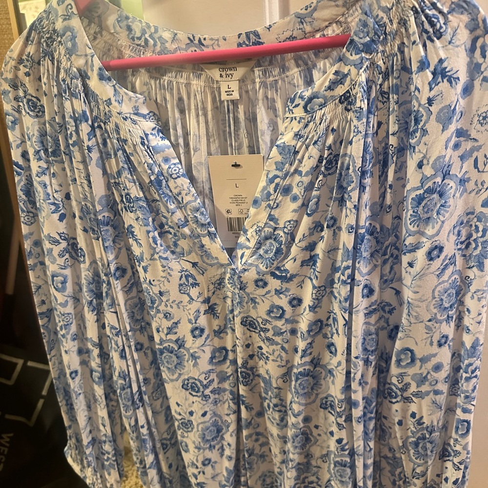 Crown and Ivey Blue Floral Blouse Large